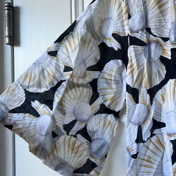 White Floral Design Kaftan - ONE SIZE - Brand New - Black String Embellisments - Picture 6 of 6